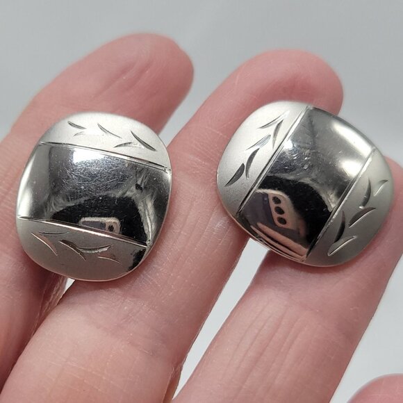 None Other - Vintage Silver Tone Leaf Engraved Cufflinks Reflective and Matte Finish .75"